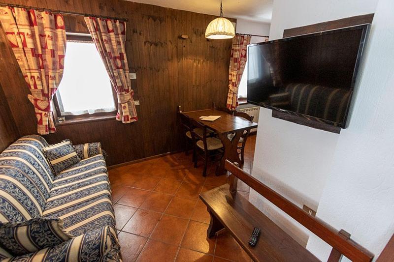 Champoluc Apartment Esterno foto